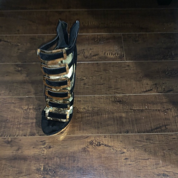 Platform Heel - Picture 1 of 2